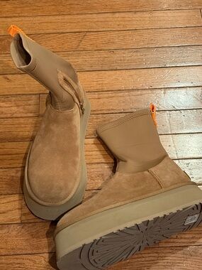 UGG Women's Classic Dipper platform boots in Chestnut Size 7